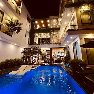 Gravel Pool & Hoi An